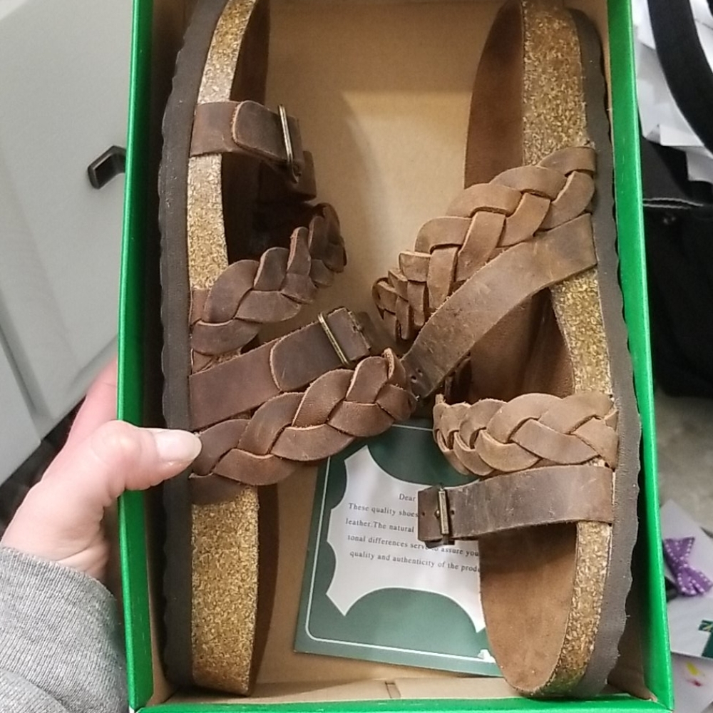 NWT white mountain sandals